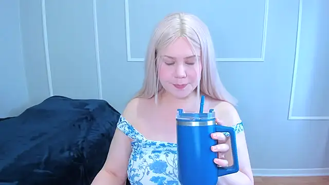  leana  online show from 10-04-25, 03:46