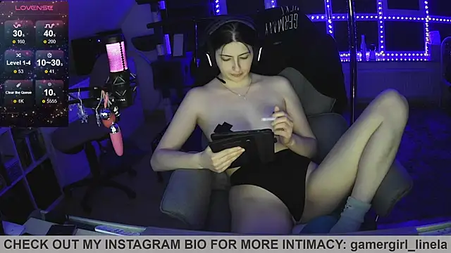 Snapshot of Gamergirl-Linela chatting on 06-10-26, 12:23 Gamergirl-Linela online show from 06-10-26, 12:23