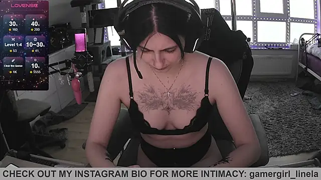 Snapshot of Gamergirl-Linela chatting on 06-19-26, 03:56 Gamergirl-Linela online show from 06-19-26, 03:56