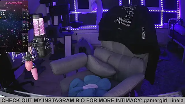 Snapshot of Gamergirl-Linela chatting on 06-16-26, 10:32 Gamergirl-Linela online show from 06-16-26, 10:32