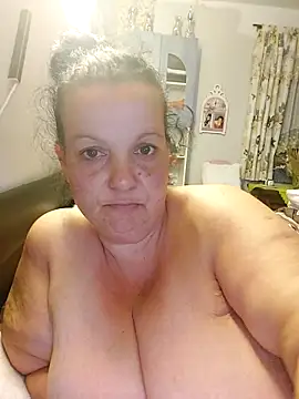 Snapshot of IvettkeXXX chatting on 04-16-26, 07:03 IvettkeXXX online show from 04-16-26, 07:03