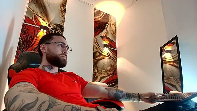 Luke davis01 online show from 04-01-26, 01:41