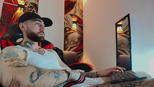 Luke davis01 online show from 12-05-25, 01:21