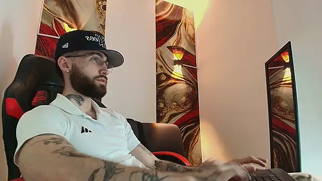 Luke davis01 online show from 10-17-25, 01:24