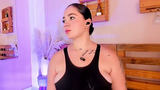 Snapshot of Morgan_Wright chatting on 09-18-25, 08:01 Morgan Wright online show from 09-18-25, 08:01