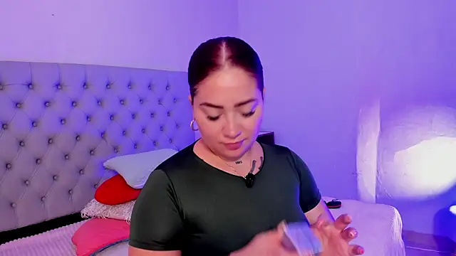 Snapshot of Morgan_Wright chatting on 01-08-26, 08:37 Morgan Wright online show from 01-08-26, 08:37