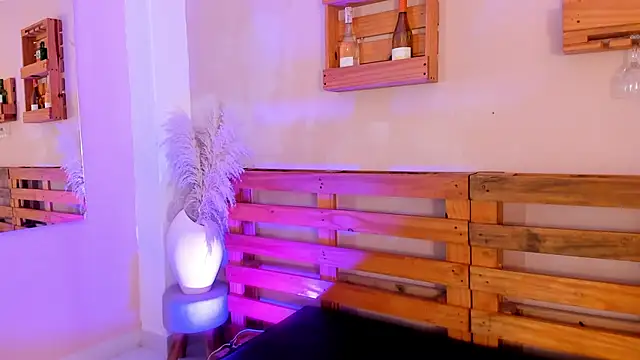 Snapshot of Morgan_Wright chatting on 09-19-25, 08:02 Morgan Wright online show from 09-19-25, 08:02