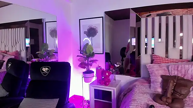 Cloee Rainbow1 online show from 11-06-25, 11:47