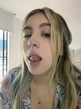 Cloee Rainbow1 online show from 07-09-26, 01:21