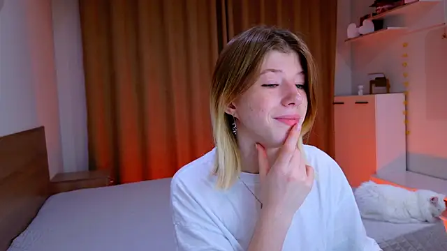 Bella amory online show from 11-02-25, 03:06