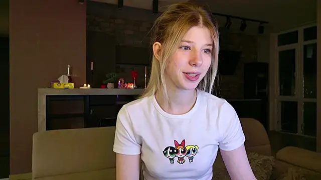 Snapshot of Bella_amory chatting on 03-06-25, 07:43 Bella amory online show from 03-06-25, 07:43