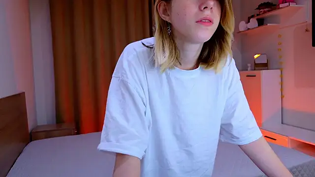 Bella amory online show from 10-30-25, 11:23