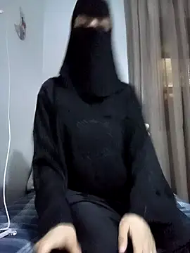 Snapshot of Milan-88 chatting on 02-22-26, 08:43 Milan-88 online show from 02-22-26, 08:43