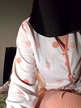 Snapshot of Milan-88 chatting on 10-23-25, 08:57 Milan-88 online show from 10-23-25, 08:57