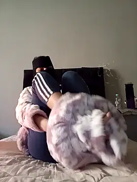 Snapshot of Milan-88 chatting on 12-22-25, 03:34 Milan-88 online show from 12-22-25, 03:34