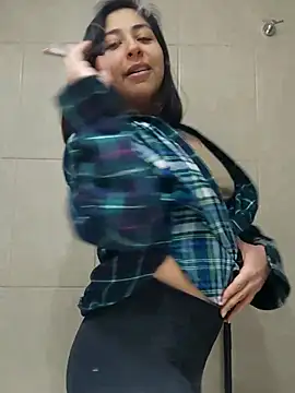 Snapshot of MaiPandora chatting on 09-10-25, 03:27 MaiPandora online show from 09-10-25, 03:27