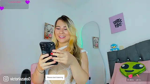 Vickyallien online show from 04-10-26, 04:14