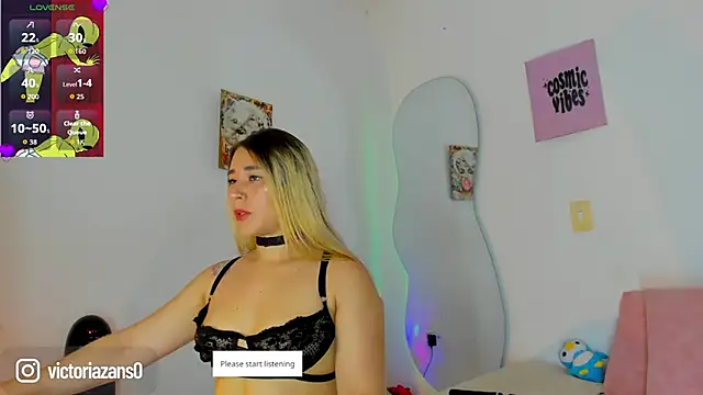Snapshot of Vickyallien chatting on 04-21-26, 04:13 Vickyallien online show from 04-21-26, 04:13