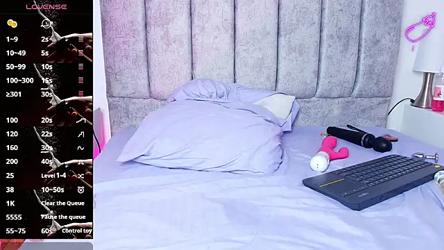 Skye Moore online show from 03-03-25, 10:31