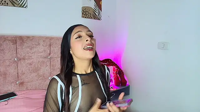 Skye Moore online show from 01-13-26, 02:43