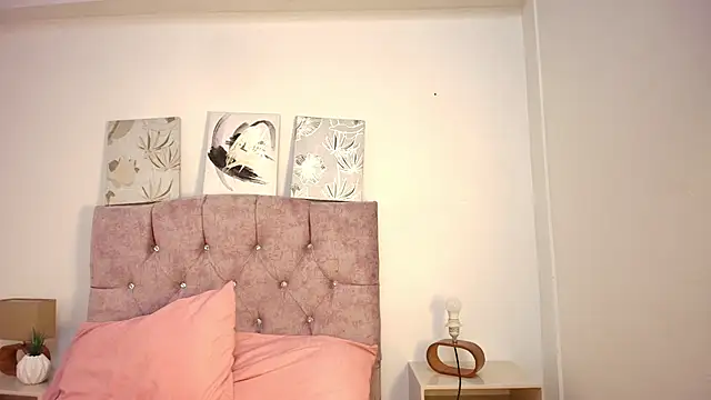 Skye Moore online show from 03-11-26, 07:08