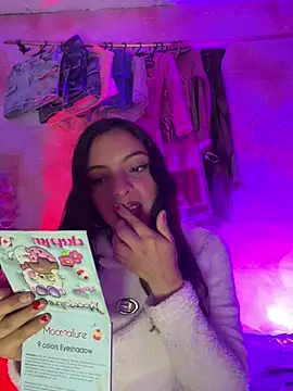 Skye Moore online show from 05-20-26, 02:30