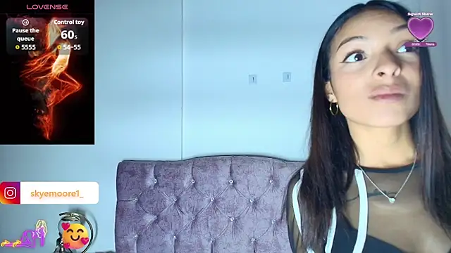 Skye Moore online show from 11-04-25, 07:50