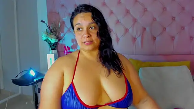 KourtneyEvans online show from 11-10-25, 04:12