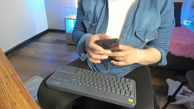  michonne  online show from 04-09-26, 10:16