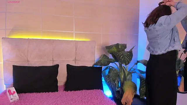  michonne  online show from 11-10-25, 09:20