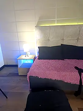  michonne  online show from 11-29-25, 09:04