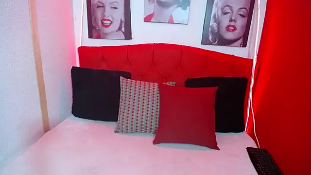 Snapshot of Tiana_Ebony18 chatting on 09-18-25, 12:08 Tiana Ebony18 online show from 09-18-25, 12:08