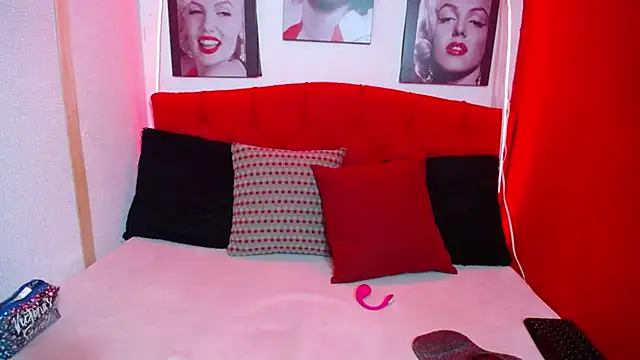 Snapshot of Tiana_Ebony18 chatting on 10-09-25, 11:55 Tiana Ebony18 online show from 10-09-25, 11:55