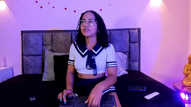 Snapshot of AdelaLust chatting on 02-20-26, 04:09 AdelaLust online show from 02-20-26, 04:09