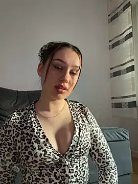 Snapshot of Daria-maus24 chatting on 05-21-26, 06:27 Daria-maus24 online show from 05-21-26, 06:27