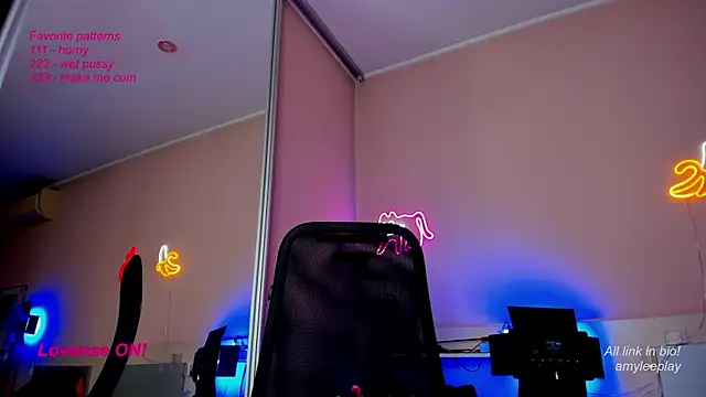 AmyLeeplay online show from 03-12-25, 09:24