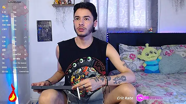 Snapshot of kyle_clint07 chatting on 05-07-26, 07:39 kyle clint07 online show from 05-07-26, 07:39