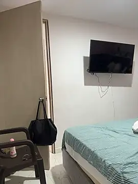 Tana latin online show from 10-26-25, 03:01