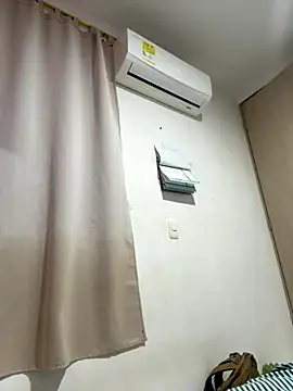 Tana latin online show from 10-31-25, 03:14