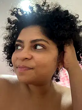 Tana latin online show from 11-21-25, 01:04