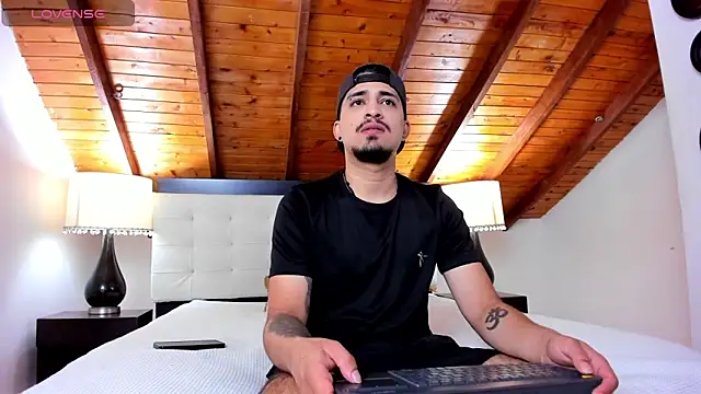 Sebastian Berne online show from 11-17-25, 07:18