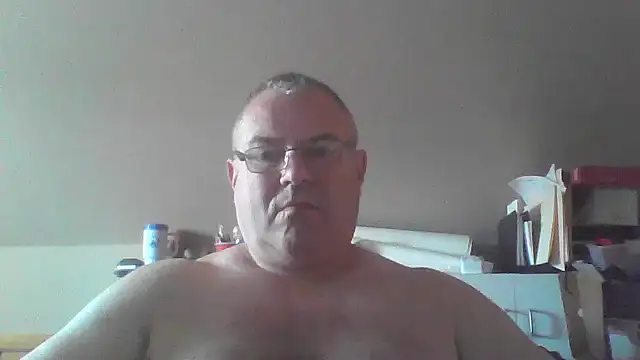 Snapshot of mkestr69 chatting on 09-19-25, 03:16 mkestr69 online show from 09-19-25, 03:16