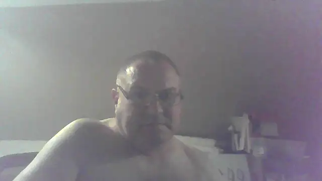Snapshot of mkestr69 chatting on 10-13-25, 03:19 mkestr69 online show from 10-13-25, 03:19