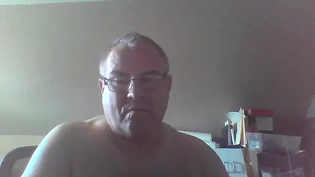 Snapshot of mkestr69 chatting on 10-10-25, 05:14 mkestr69 online show from 10-10-25, 05:14