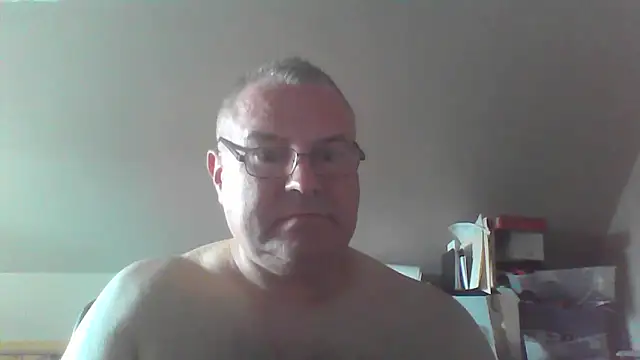 Snapshot of mkestr69 chatting on 09-22-25, 03:40 mkestr69 online show from 09-22-25, 03:40