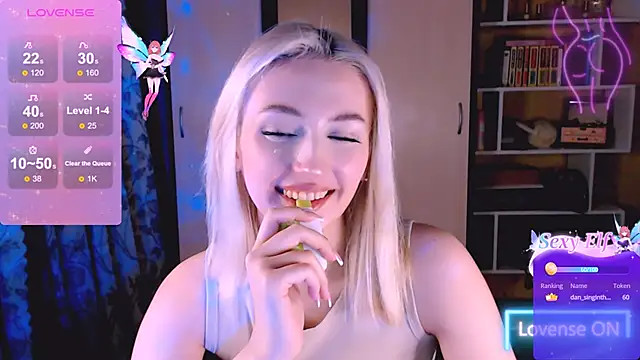 Snapshot of beauty_blonde chatting on 03-05-25, 12:27 beauty blonde online show from 03-05-25, 12:27