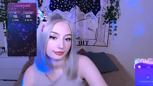 Snapshot of beauty_blonde chatting on 02-06-25, 10:32 beauty blonde online show from 02-06-25, 10:32