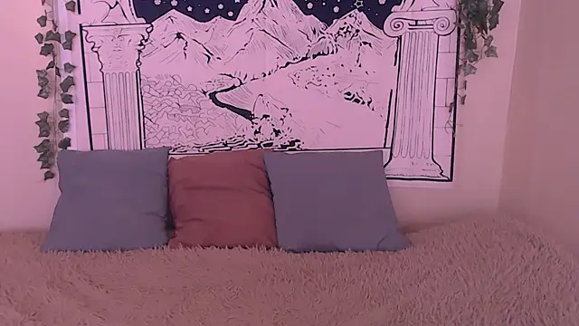 Snapshot of beauty_blonde chatting on 03-19-25, 05:30 beauty blonde online show from 03-19-25, 05:30