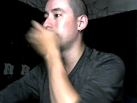 Snapshot of vampireathome chatting on 11-18-25, 04:05 vampireathome online show from 11-18-25, 04:05