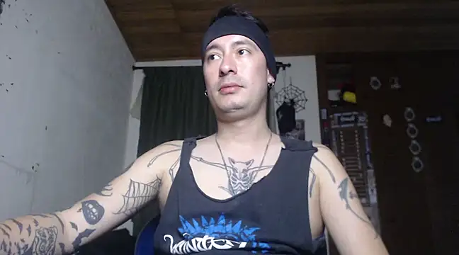 Snapshot of vampireathome chatting on 02-07-25, 05:41 vampireathome online show from 02-07-25, 05:41